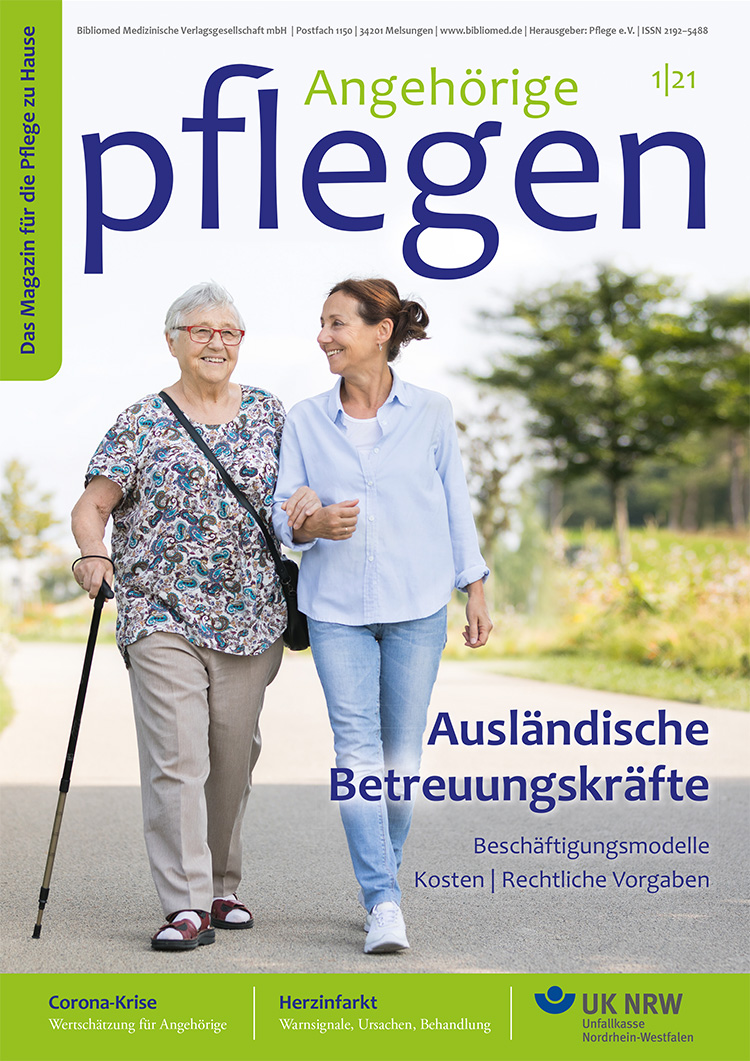 Das Titelbild des Magazins 'Angehörige pflegen' zeigt zwei Frauen, die im Freien spazieren gehen. Eine Frau in einem lila Pullover stützt eine ältere Frau mit weißem Haar und einer Brille, die Krücken benutzt. Im Hintergrund ist eine grüne Wiese zu sehen. Der Fokus des Magazins liegt auf ausländischen Betreuungskräften, inklusive Beschäftigungsmodellen, Kosten und rechtlichen Vorgaben, und es thematisiert die Corona-Krise sowie Herzinfarkt. Das Magazin zählt zur Unfallkasse NRW, die sich mit Arbeitsschutz und Prävention befasst.