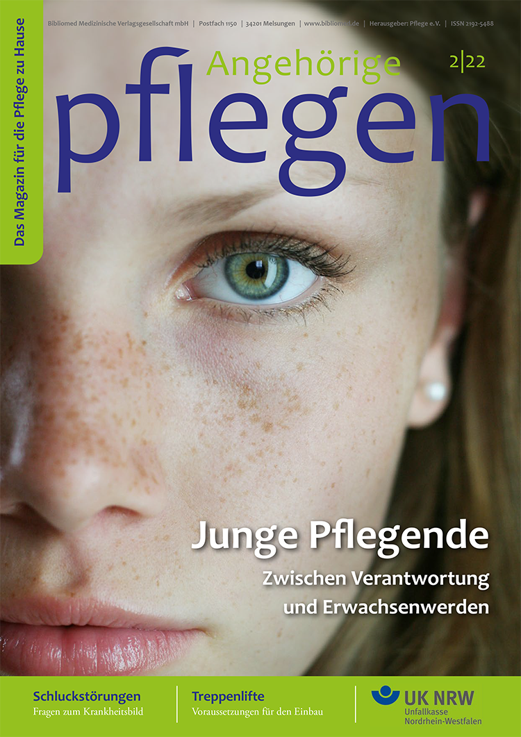 Titelblatt des Magazins 'Angehörige pflegen' mit der Ausgabe 2/22. Es zeigt eine Nahaufnahme eines Gesichts mit Fokus auf das linke grüne Auge eines jungen Menschen. Der Hintergrund ist weichgezeichnet, wodurch das Auge im Vordergrund steht. Oben rechts steht 'Das Magazin für die Pflege zu Hause'. In der unteren Hälfte, in weißer Schrift, der Titel 'Junge Pflegende: Zwischen Verantwortung und Erwachsenwerden'. Unten rechts sind das Logo der Unfallkasse Nordrhein-Westfalen und der Schriftzug 'UK NRW – Unfallkasse Nordrhein-Westfalen' zu sehen. Dieses Cover thematisiert Pflege und Prävention, insbesondere für junge Menschen in der Pflegeverantwortung.
