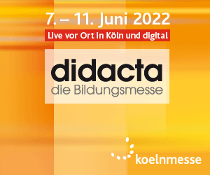 Grafische Darstellung mit orangefarbenem Hintergrund. Text informiert über die didacta Bildungsmesse vom 7. bis 11. Juni 2022 in Köln, sowohl vor Ort als auch digital. Markenlogo und Webadresse der Messe sind sichtbar. Die Veranstaltung hat Bedeutung im Kontext von Arbeitsschutz und Prävention, relevant für die Unfallkasse NRW.